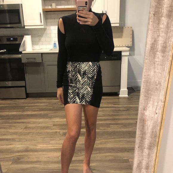 COPY - MinkPink Black & White Pattern Mini Skirt - Picture 2 of 5